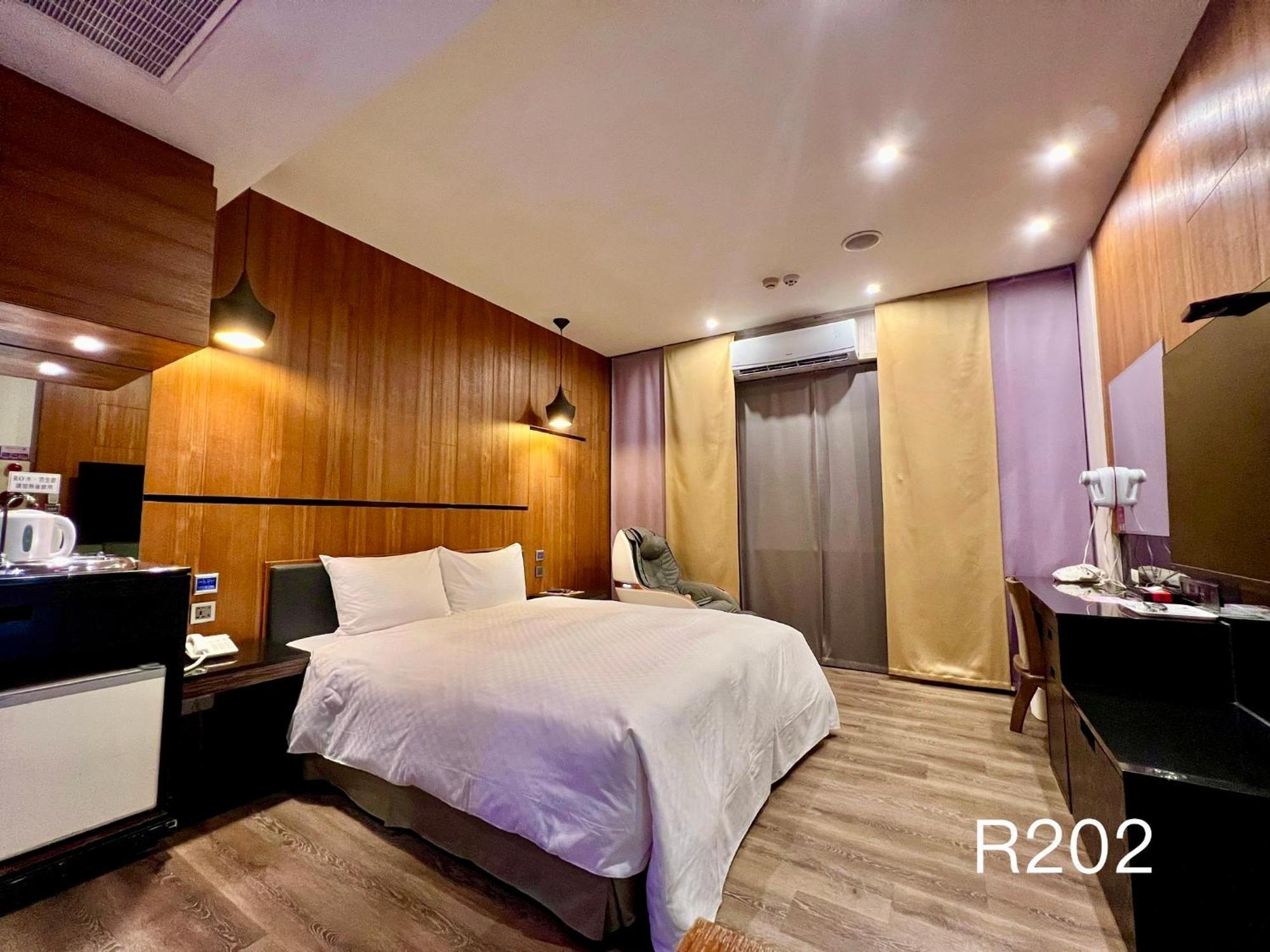 Catwalk Motel -Tainan Extérieur photo